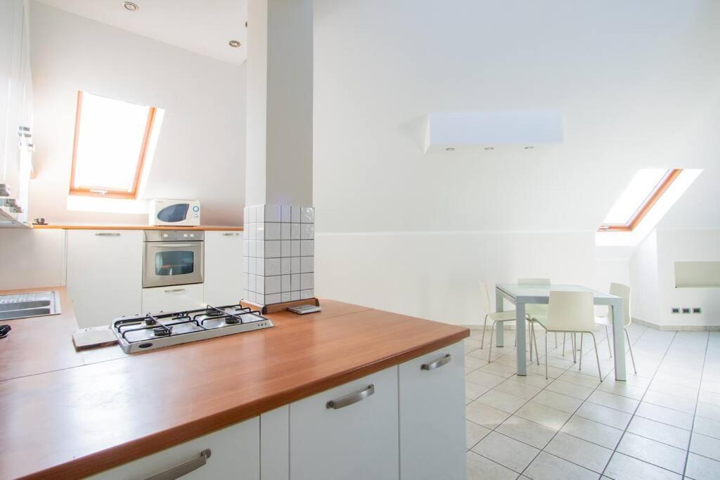 Loft Eugenio - *Large And Bright Apartment* تورينو المظهر الخارجي الصورة